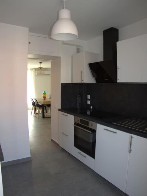 Appartement Terre Et Mer Hyeres Exterior photo