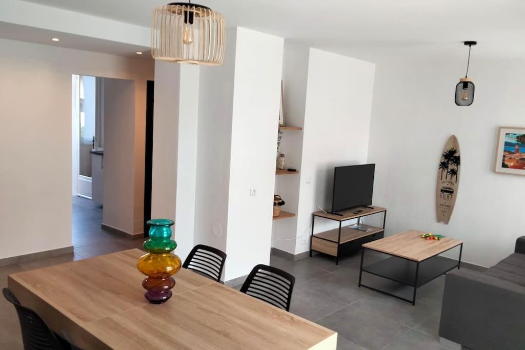 Appartement Terre Et Mer Hyeres Exterior photo