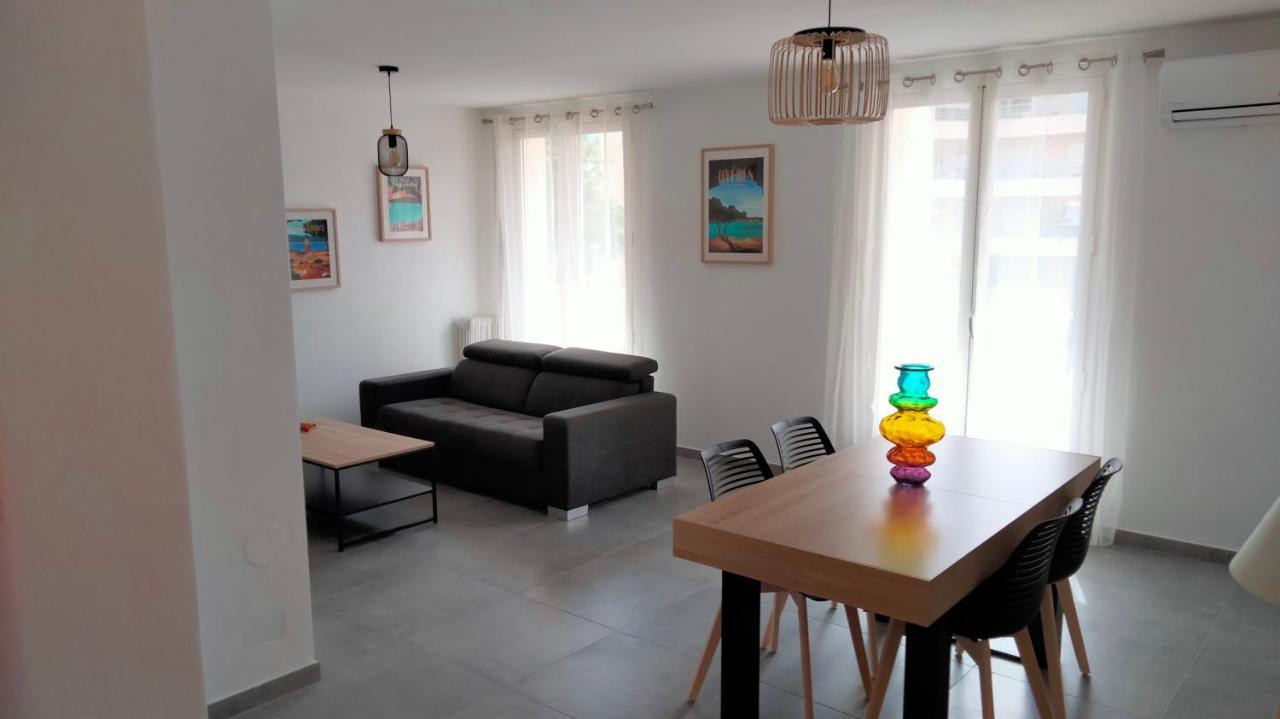 Appartement Terre Et Mer Hyeres Exterior photo